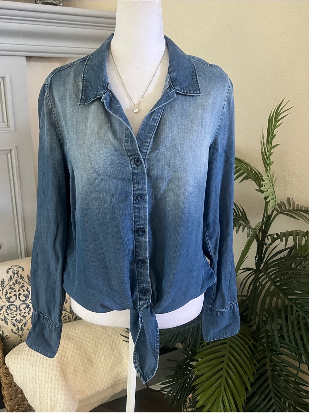 cloth & stone 100% Tencel Light Blue Denim Tie-Front Button Down Shirt